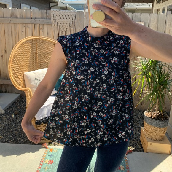 Floral Top - Picture 3 of 12